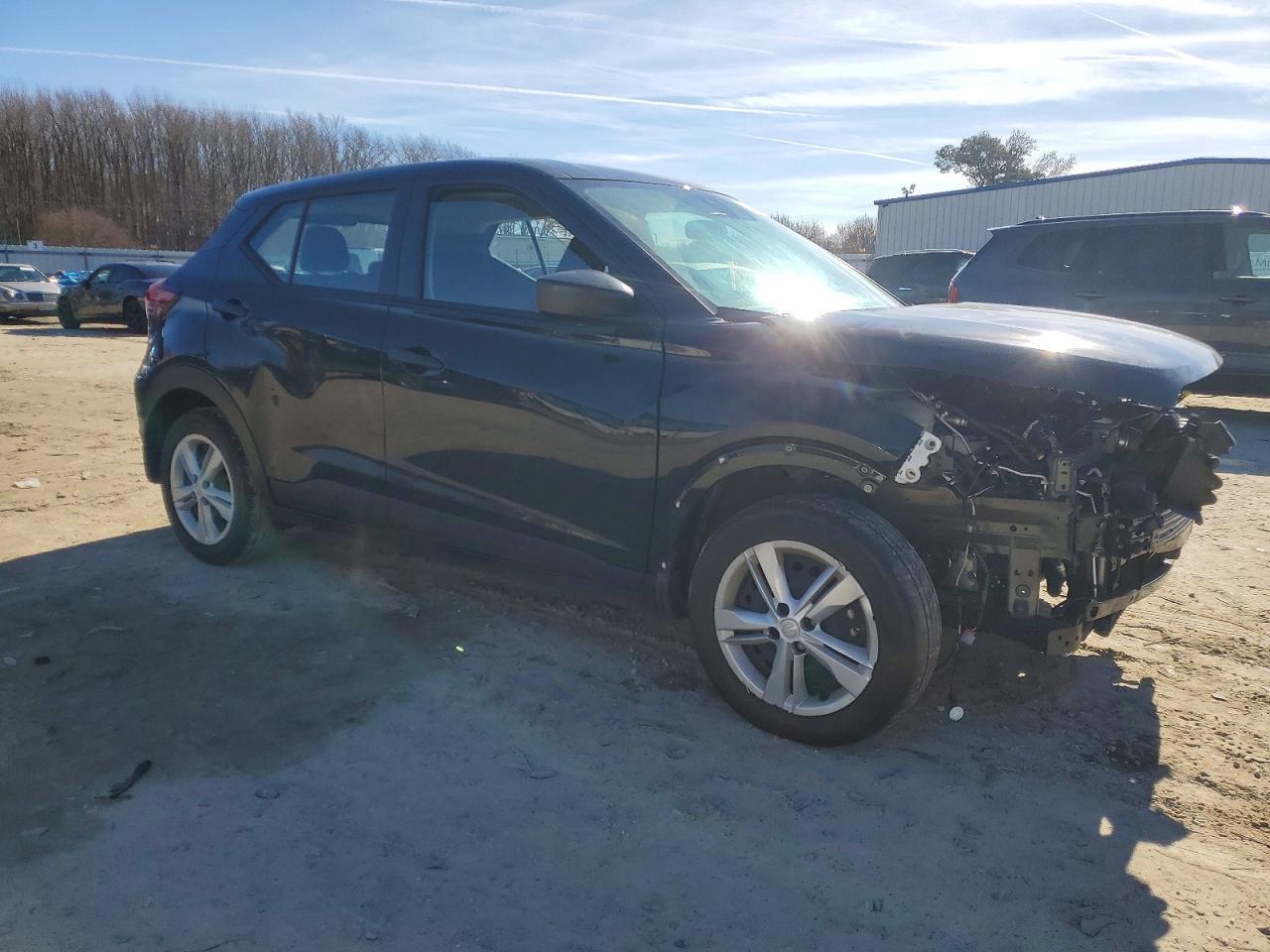 2024 NISSAN KICKS