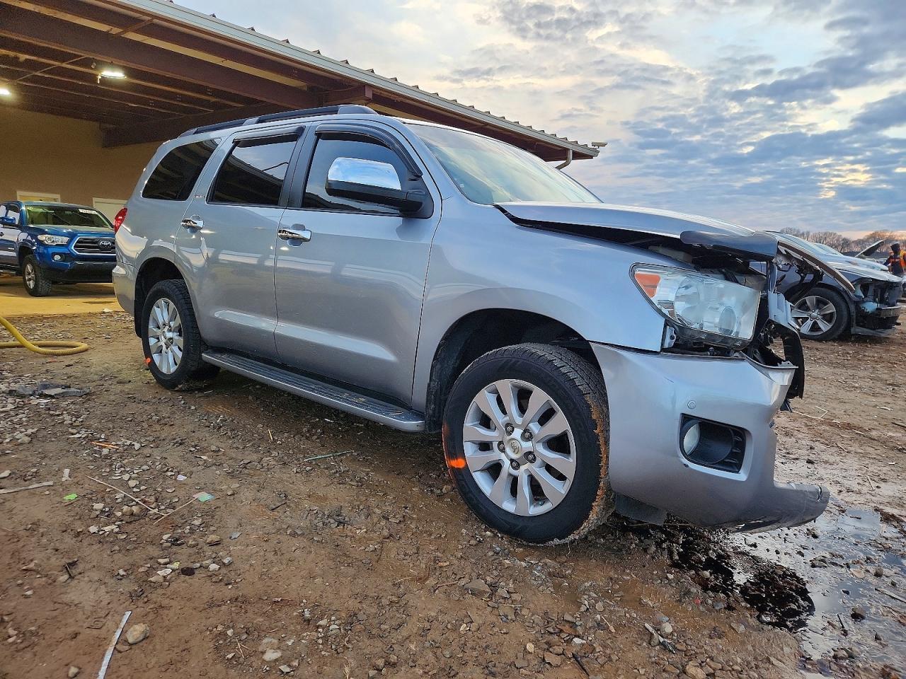 2015 TOYOTA Sequoia