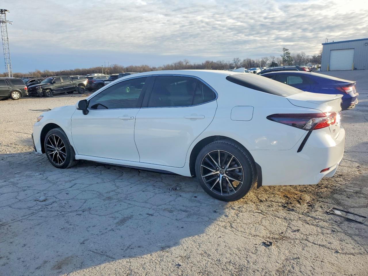 2024 TOYOTA CAMRY