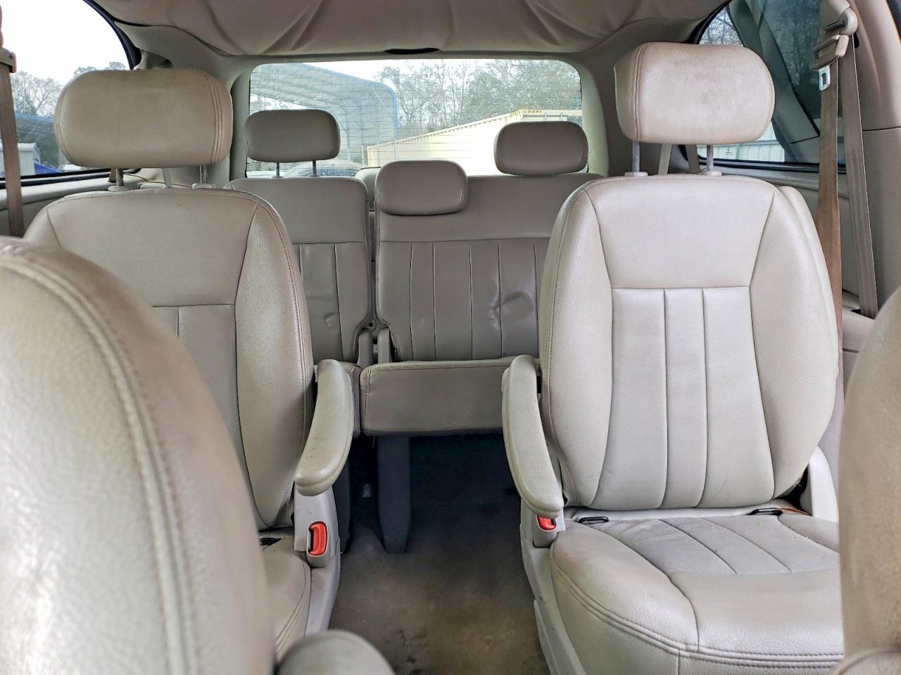 2005 CHRYSLER Town And C