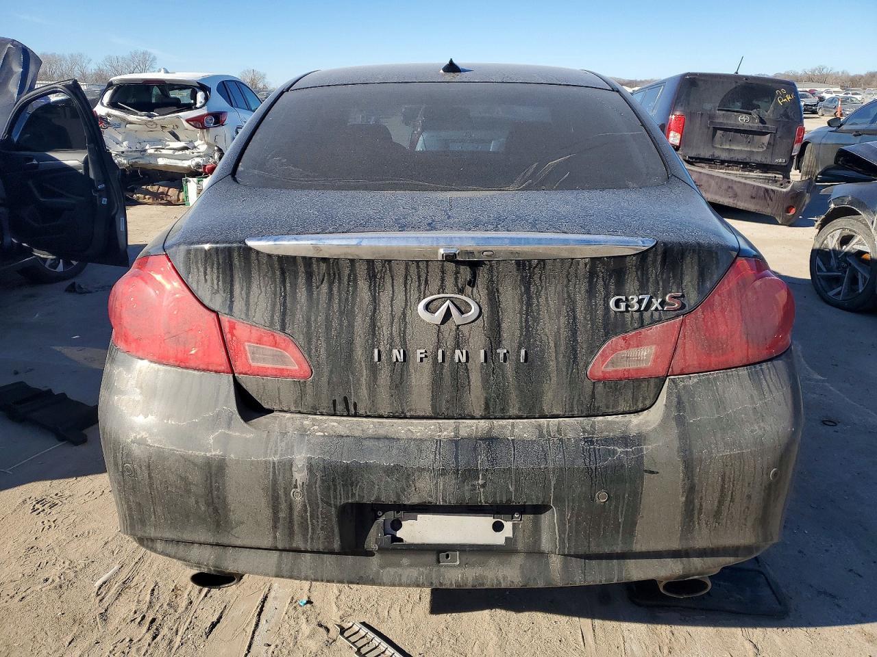 2012 INFINITI G37
