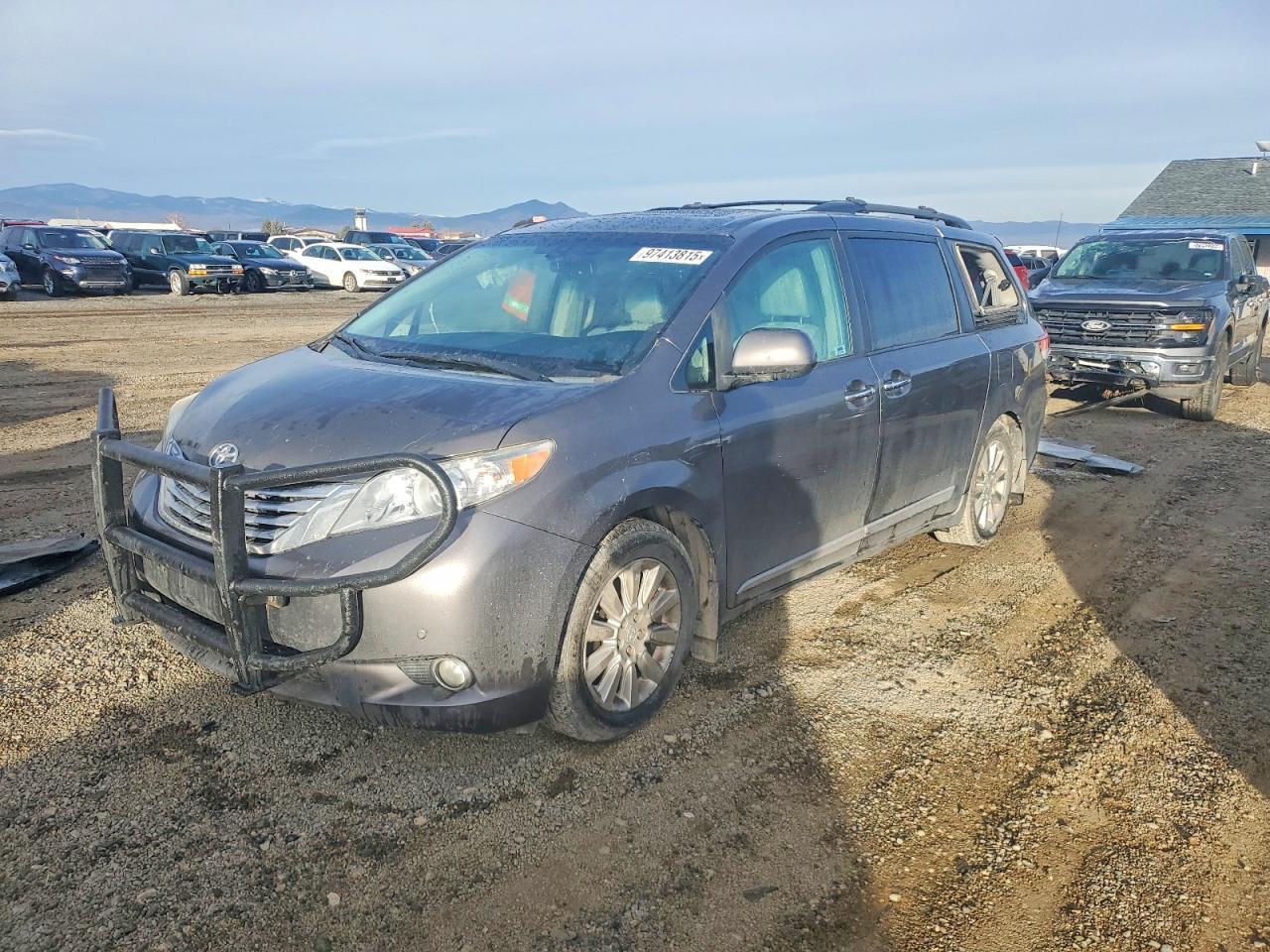 2011 TOYOTA SIENNA