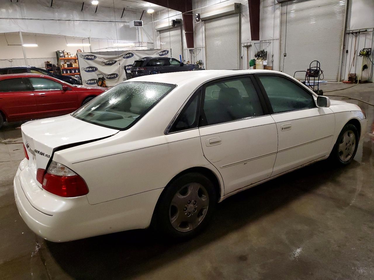 2003 TOYOTA Avalon