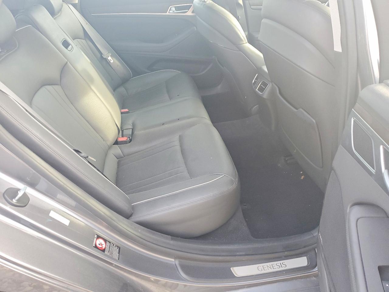 2015 HYUNDAI GENESIS
