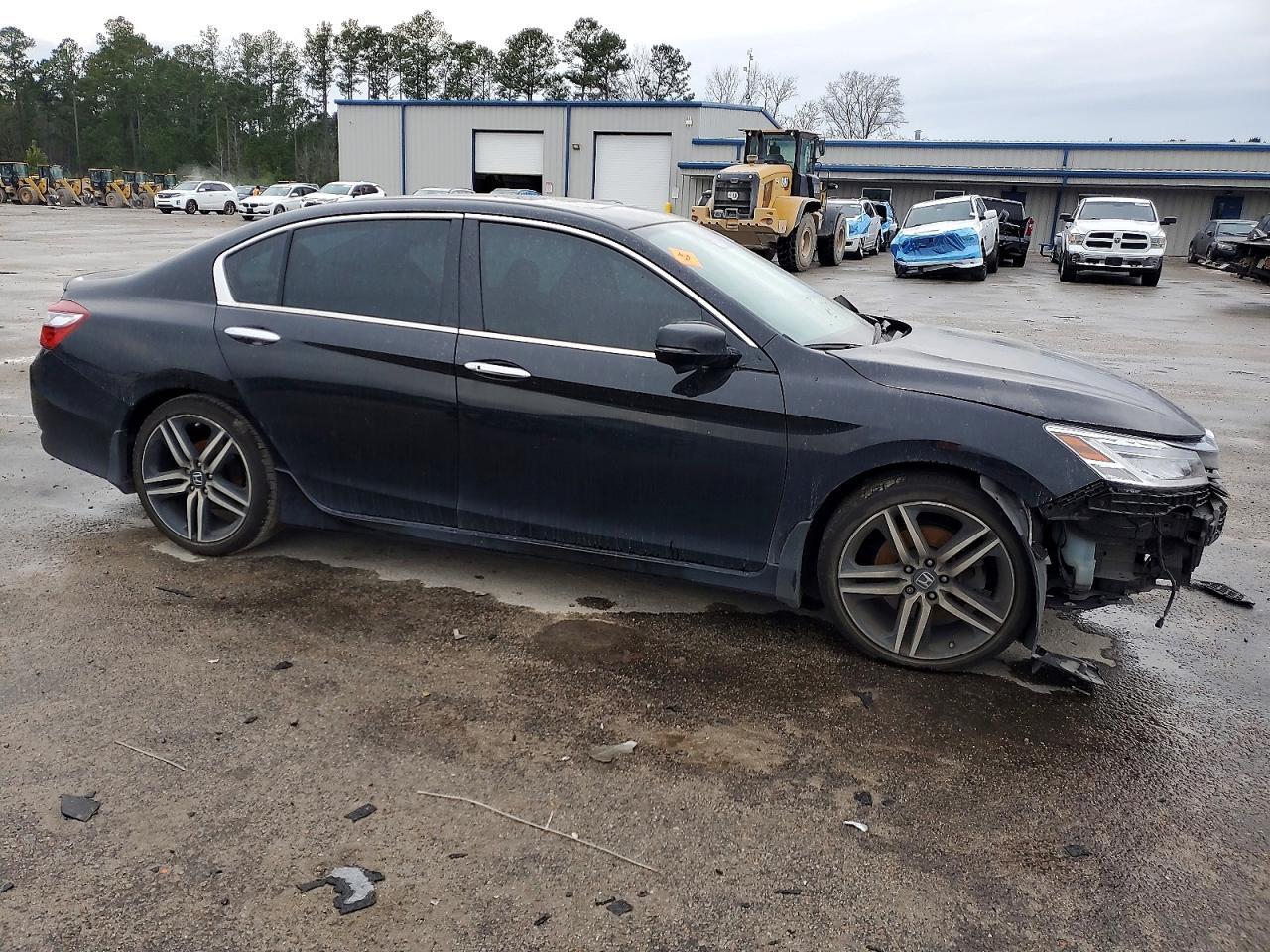 2017 HONDA ACCORD