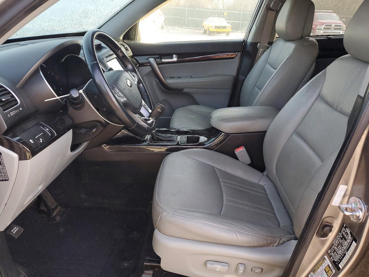 2014 KIA SORENTO