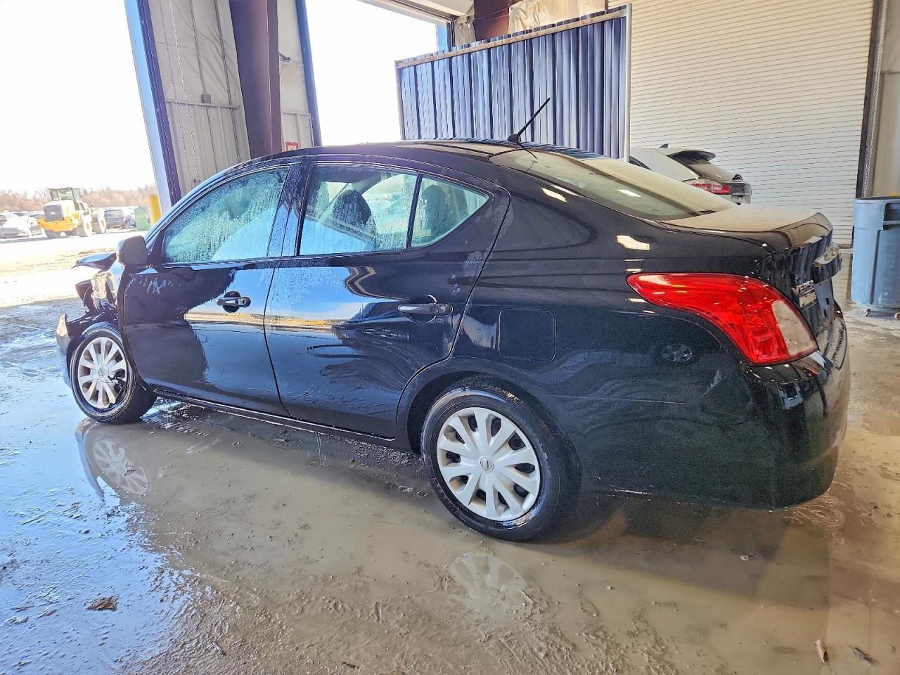 2015 NISSAN VERSA