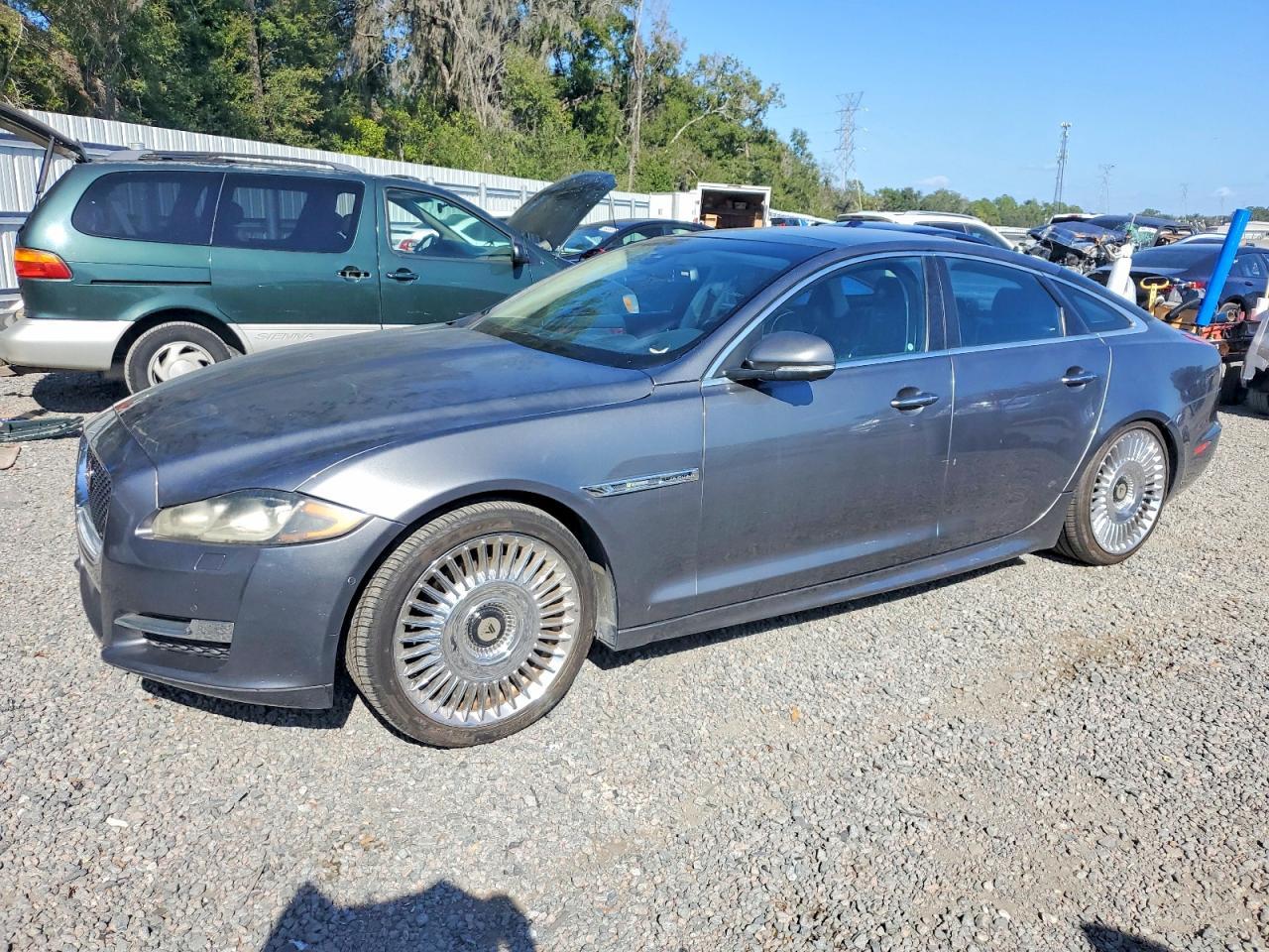 2016 JAGUAR Xj-Series