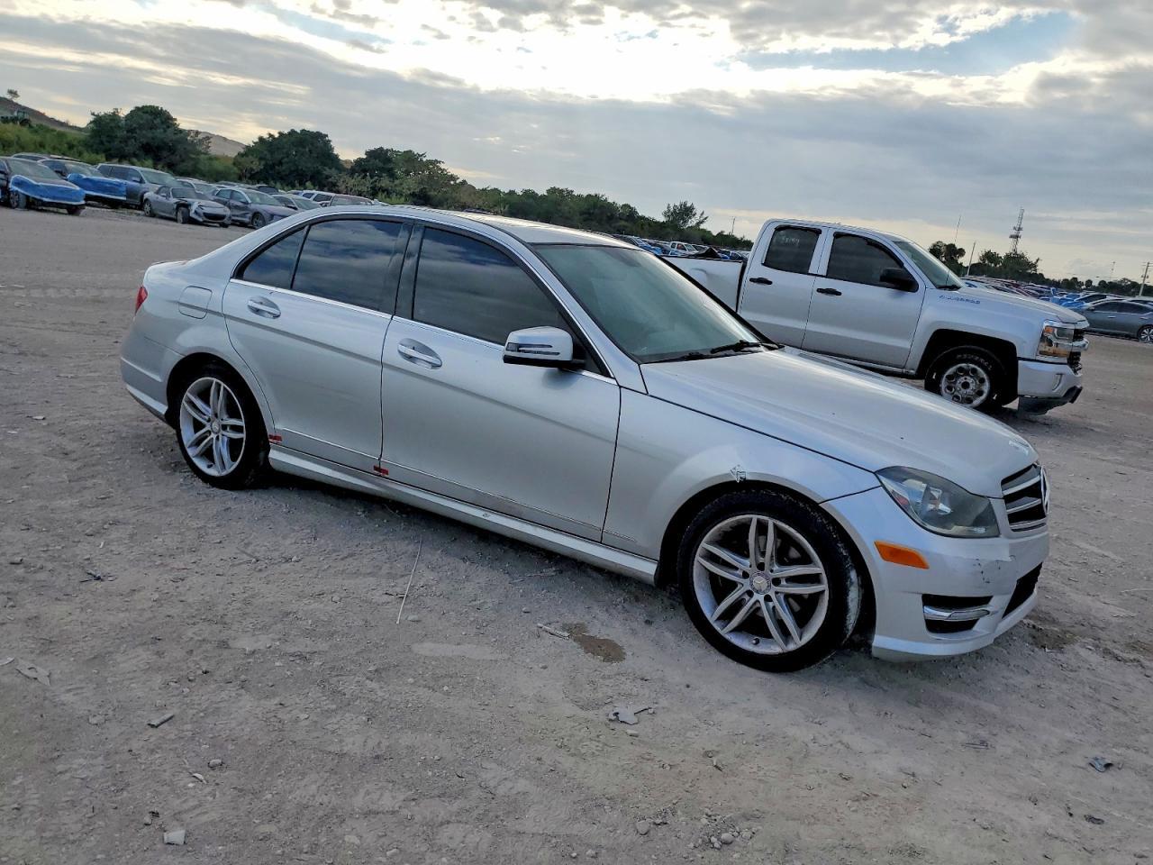 2014 MERCEDES-BENZ C-CLASS