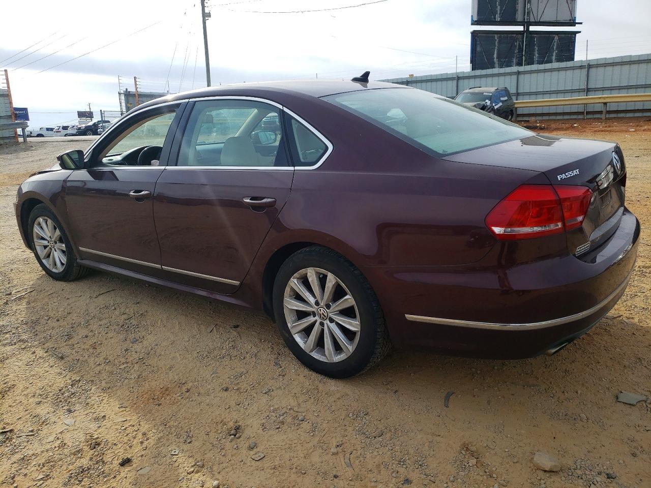 2013 VOLKSWAGEN Passat