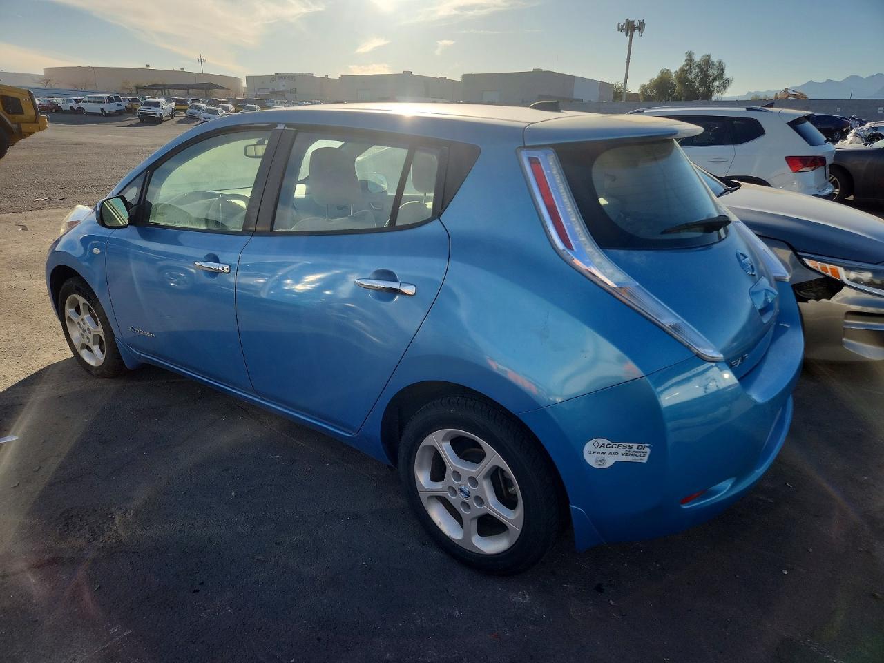 2012 NISSAN LEAF