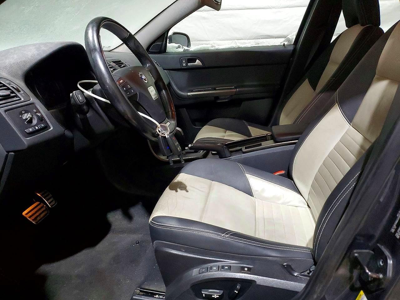 2010 VOLVO S40