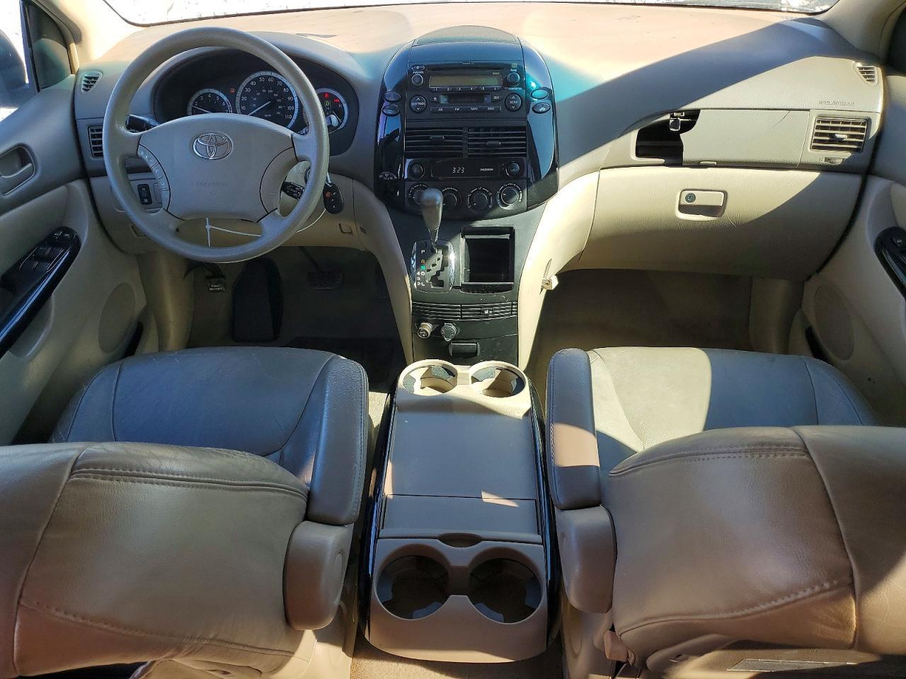 2004 TOYOTA SIENNA