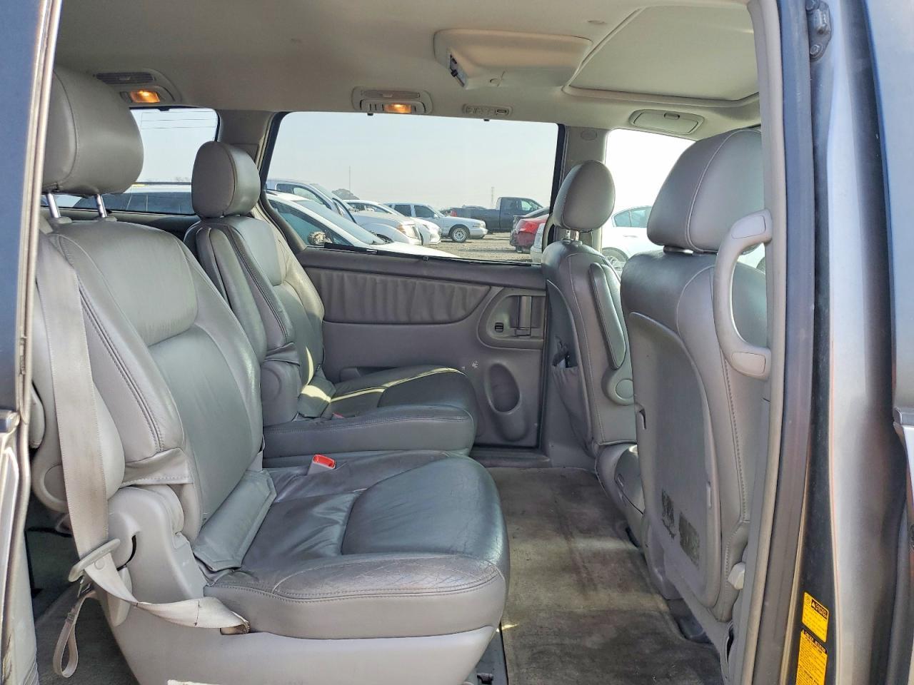 2004 TOYOTA SIENNA