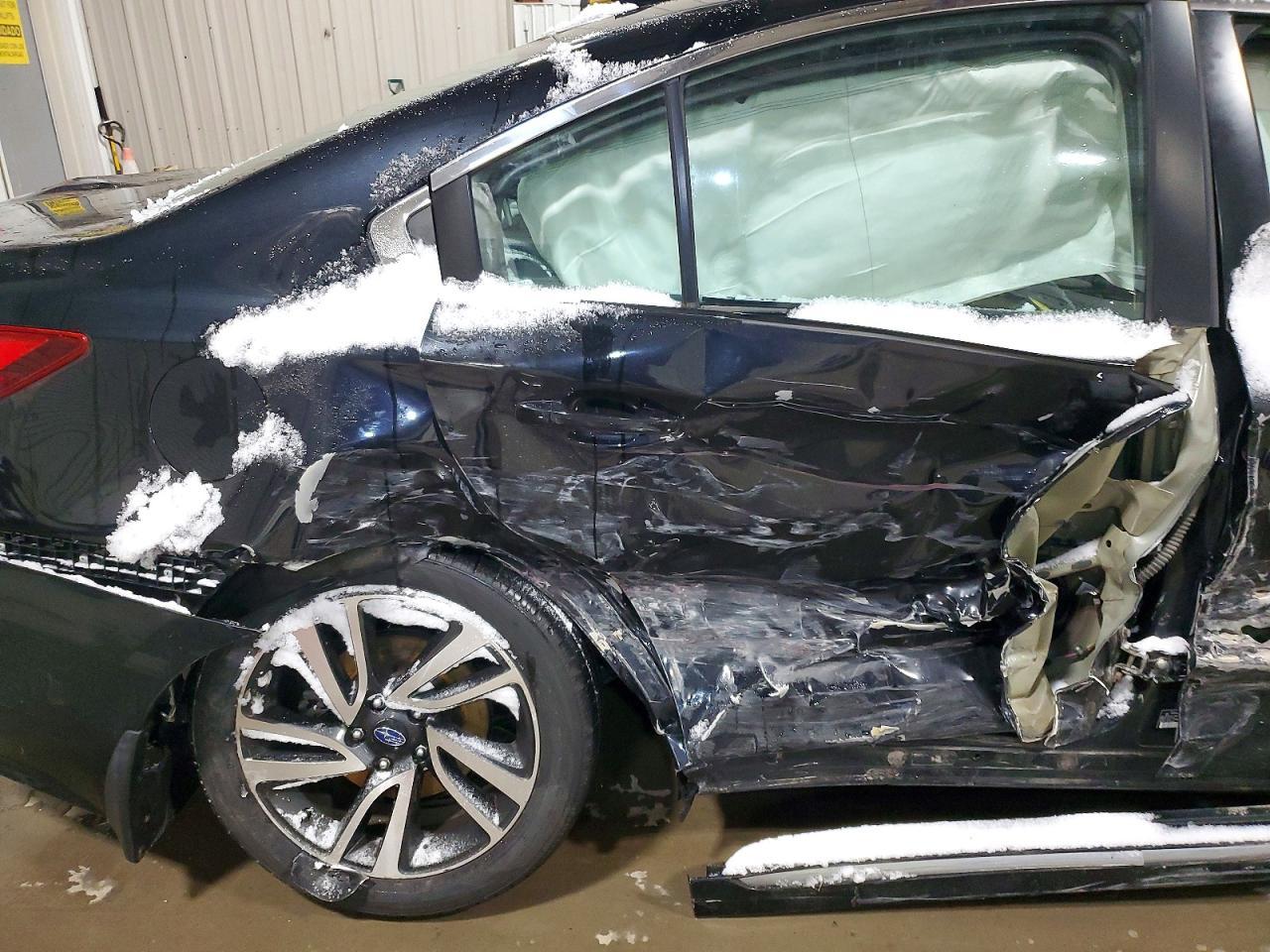 2017 SUBARU Legacy