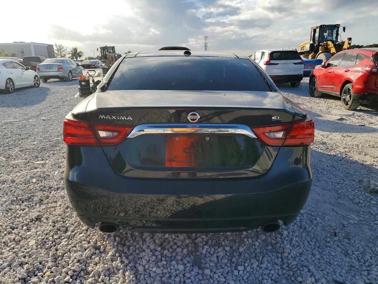2017 NISSAN Maxima