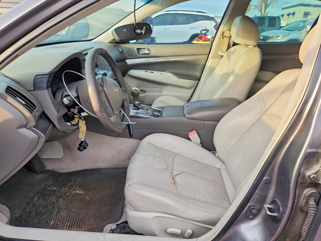 2013 INFINITI G37