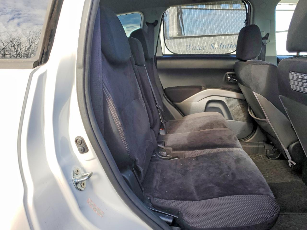 2010 MITSUBISHI outlander