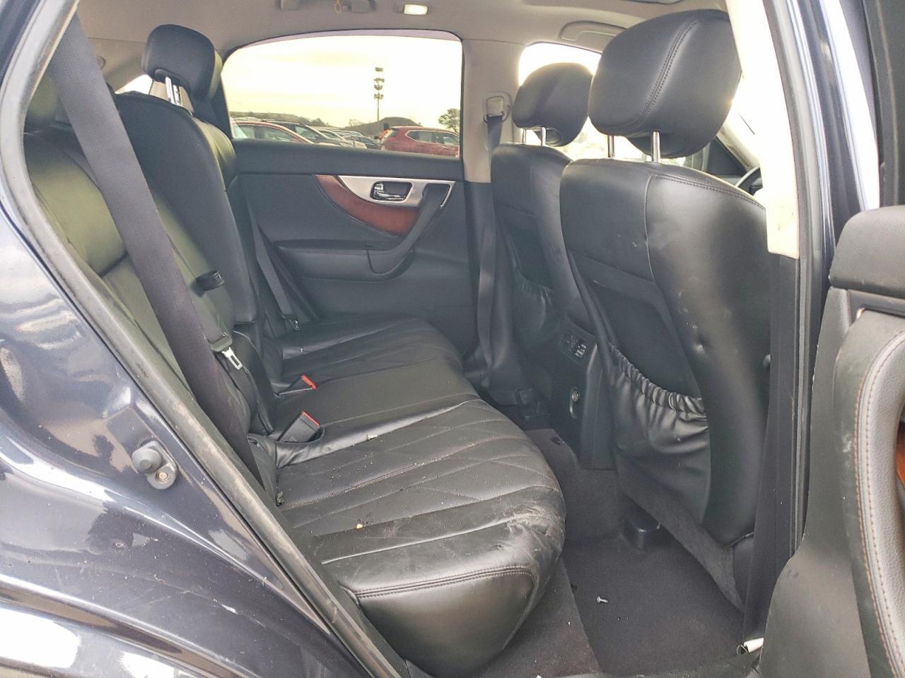 2011 INFINITI FX35