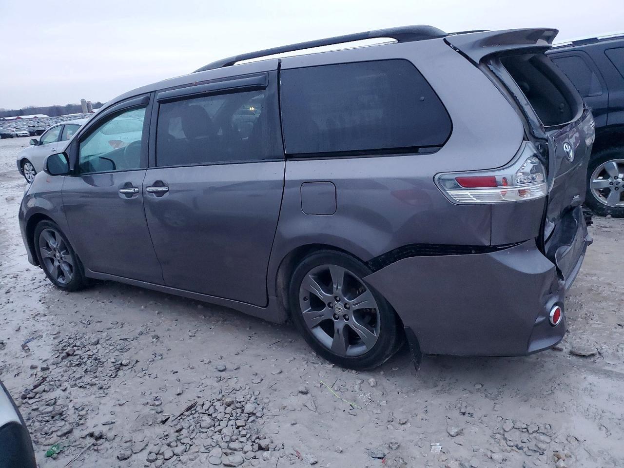 2015 TOYOTA SIENNA