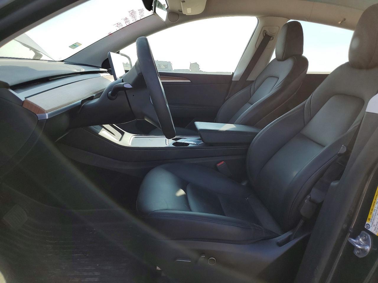 2025 TESLA MODEL Y