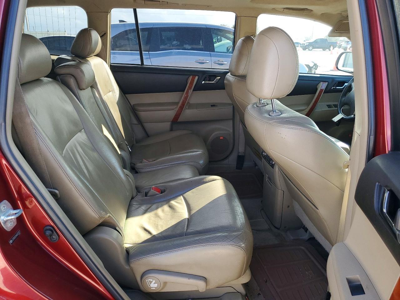 2010 TOYOTA HIGHLANDER
