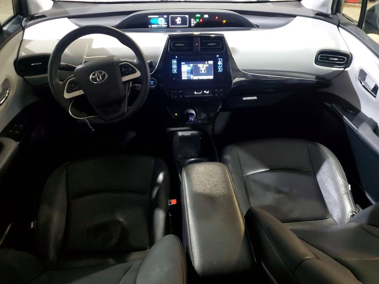 2016 TOYOTA PRIUS