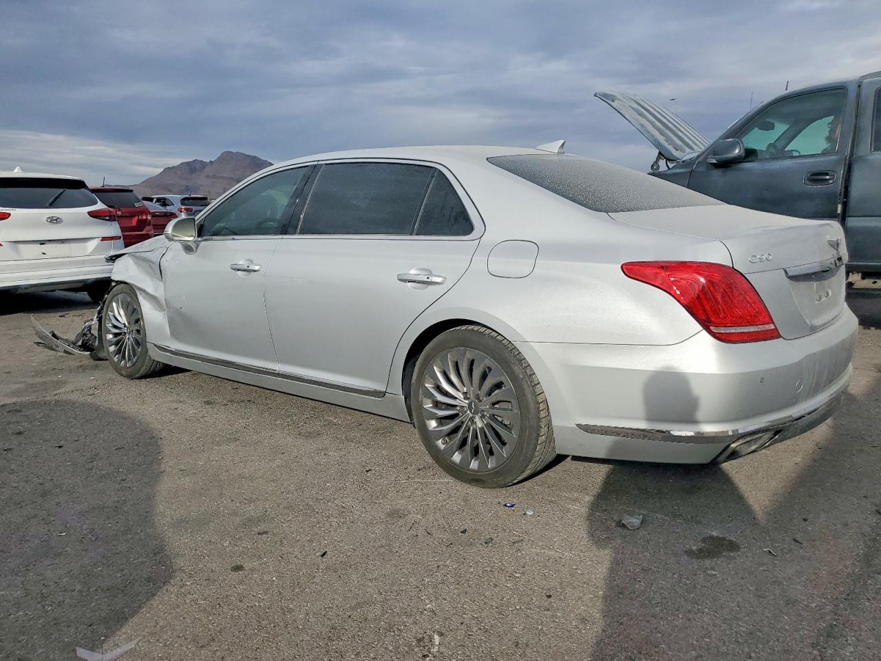 2017 GENESIS G90