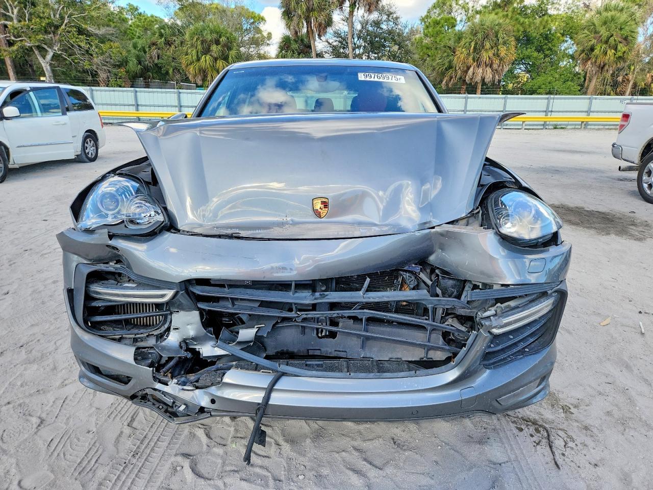 2016 PORSCHE CAYENNE