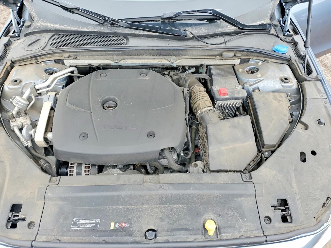 2018 VOLVO S90
