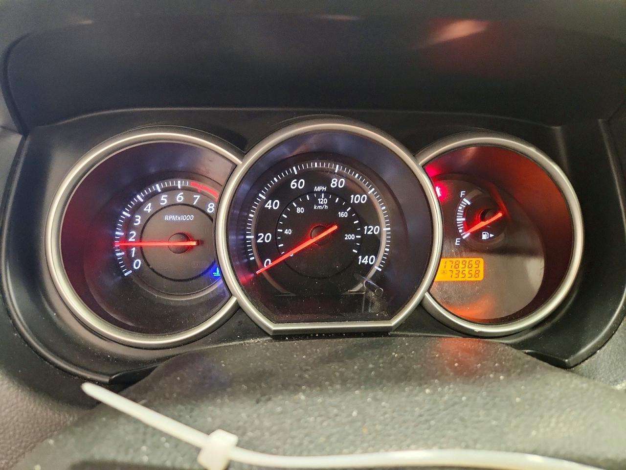 2011 NISSAN VERSA