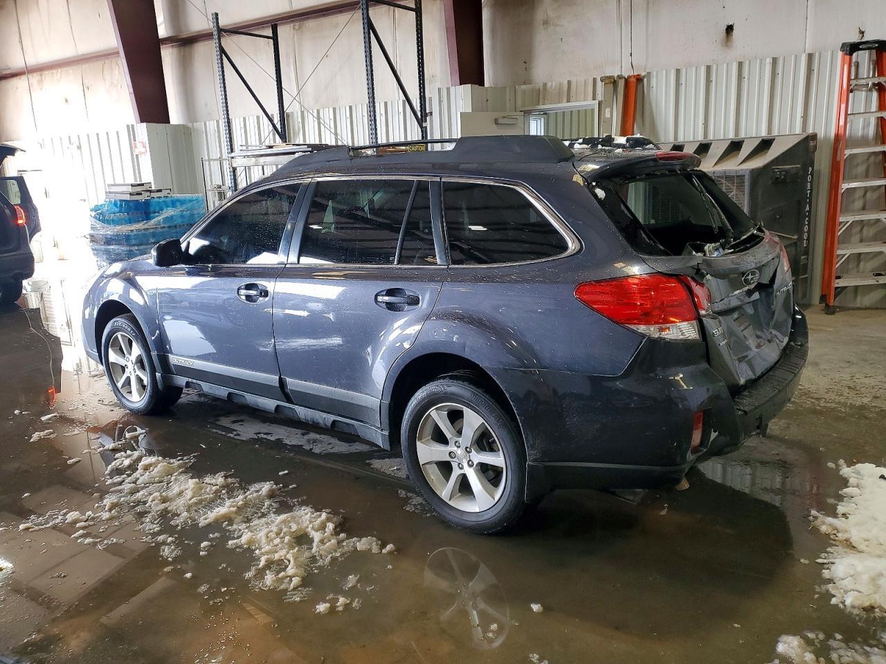 2014 SUBARU Outback