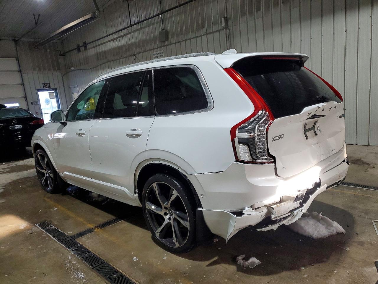 2017 VOLVO XC90