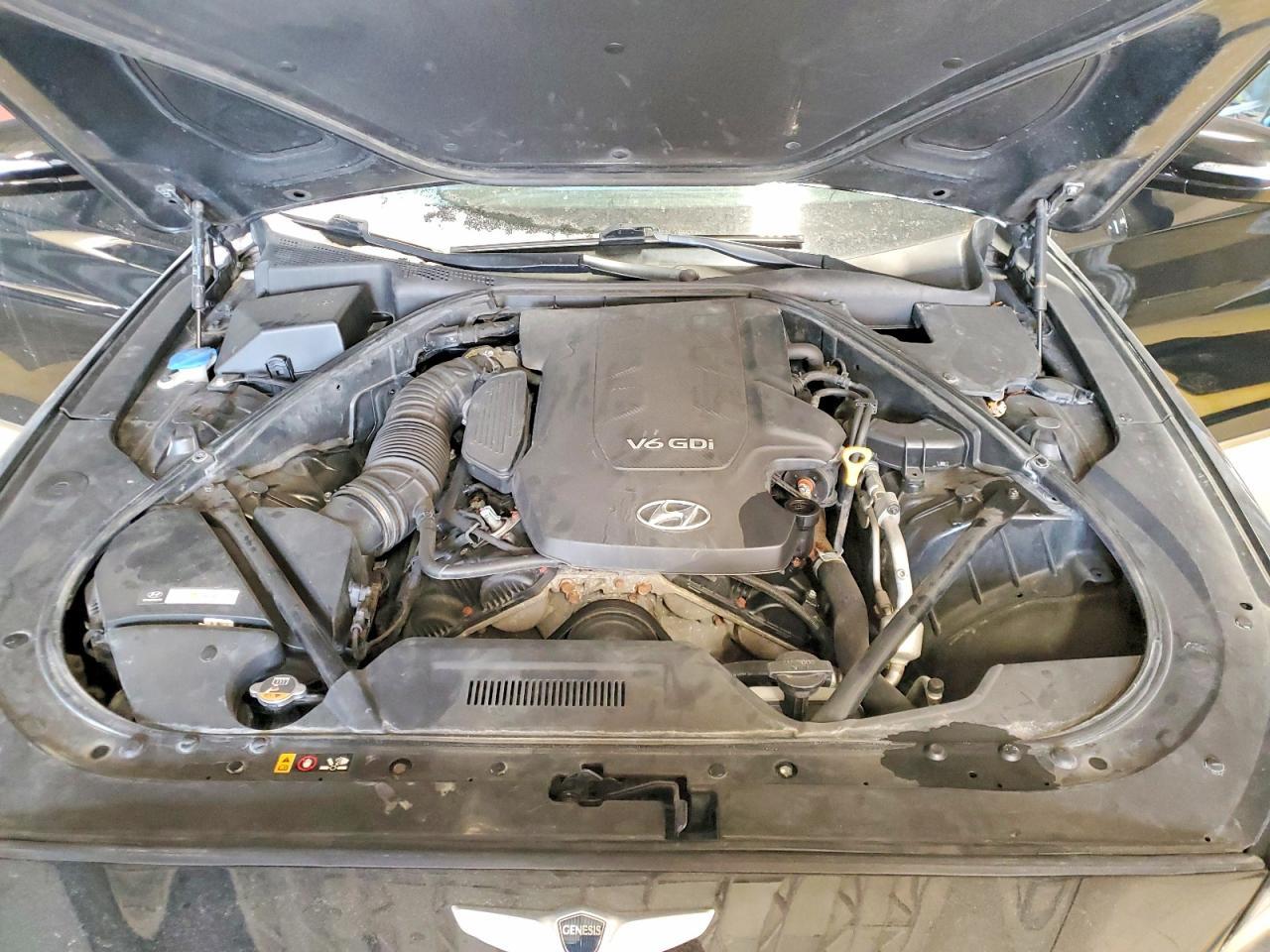 2016 HYUNDAI GENESIS