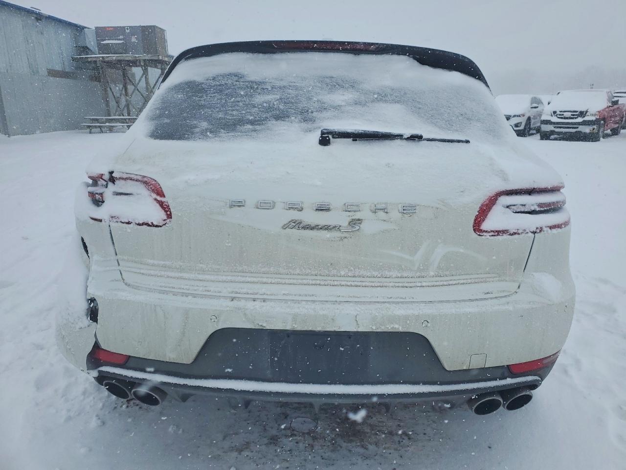 2016 PORSCHE Macan