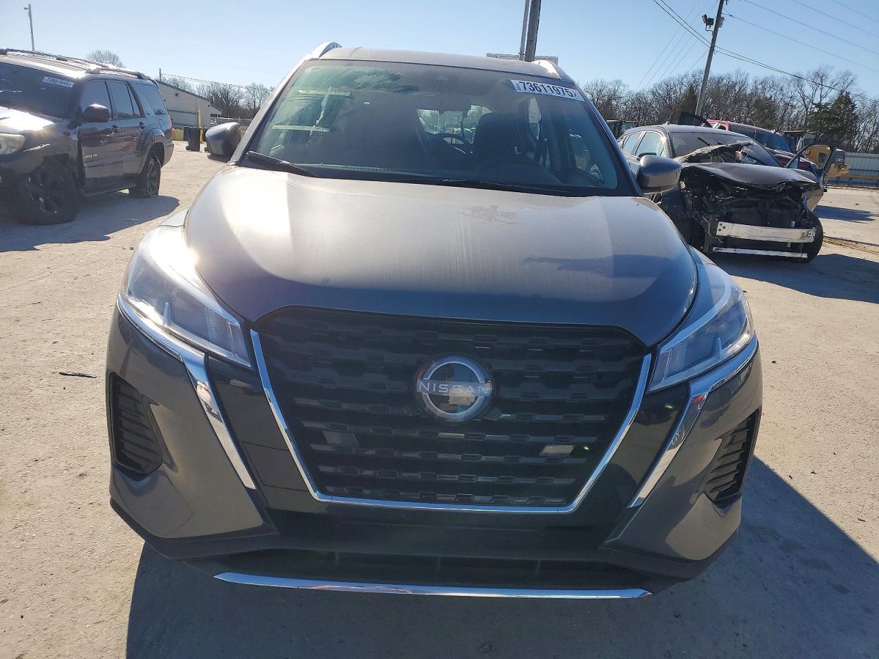 2024 NISSAN KICKS