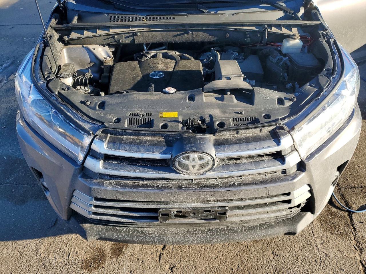 2018 TOYOTA HIGHLANDER
