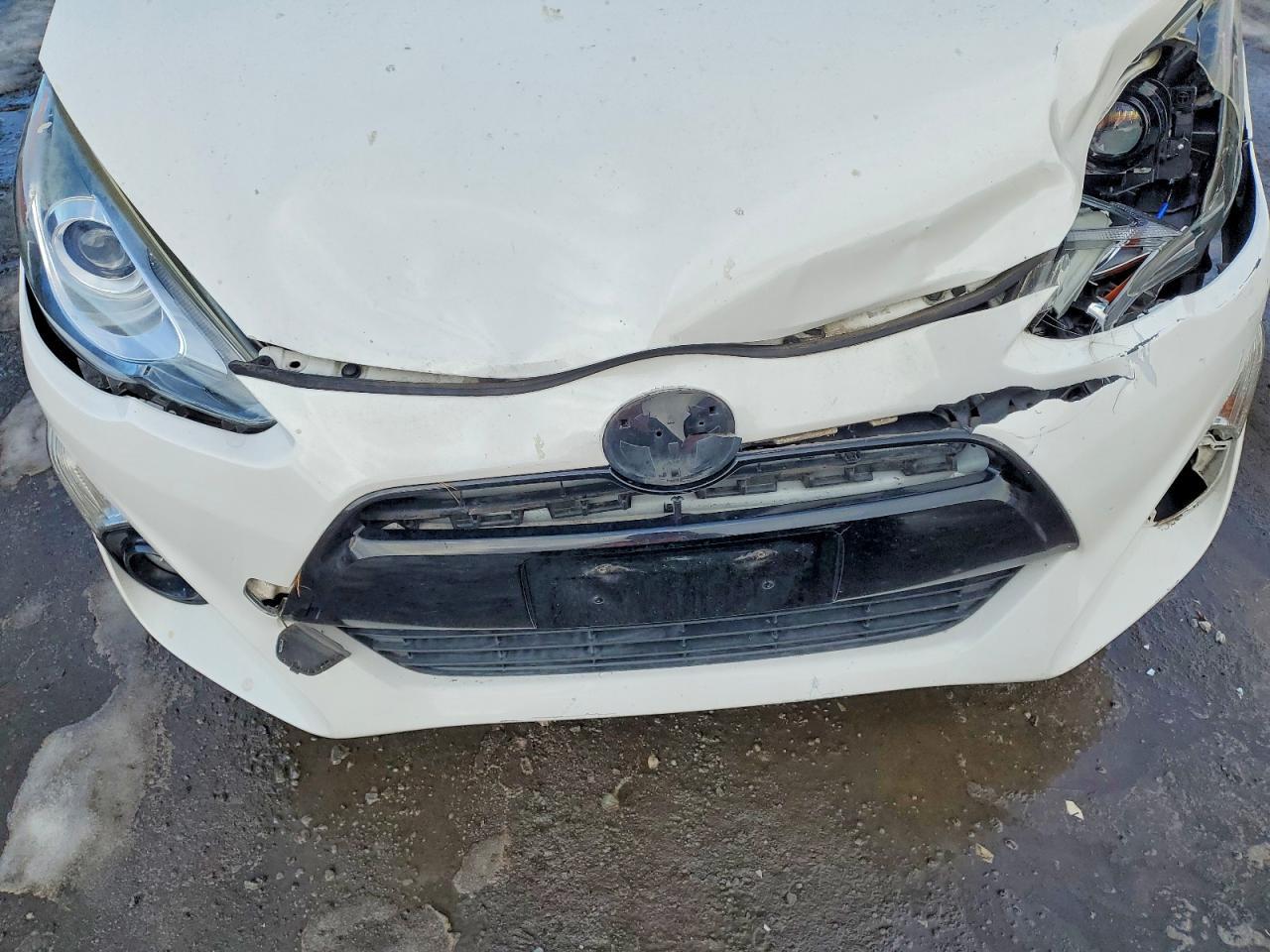 2015 TOYOTA Prius c