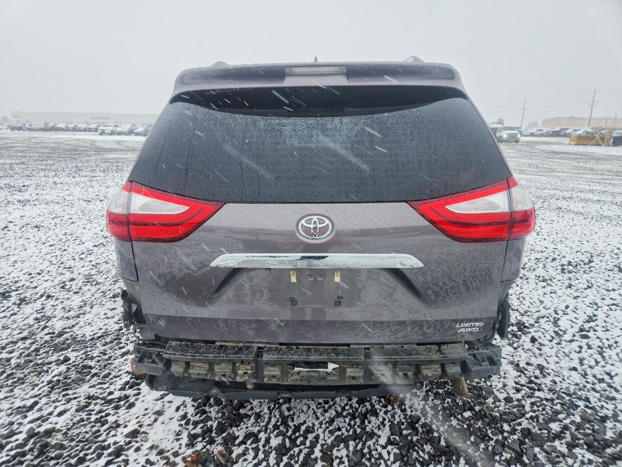 2017 TOYOTA SIENNA