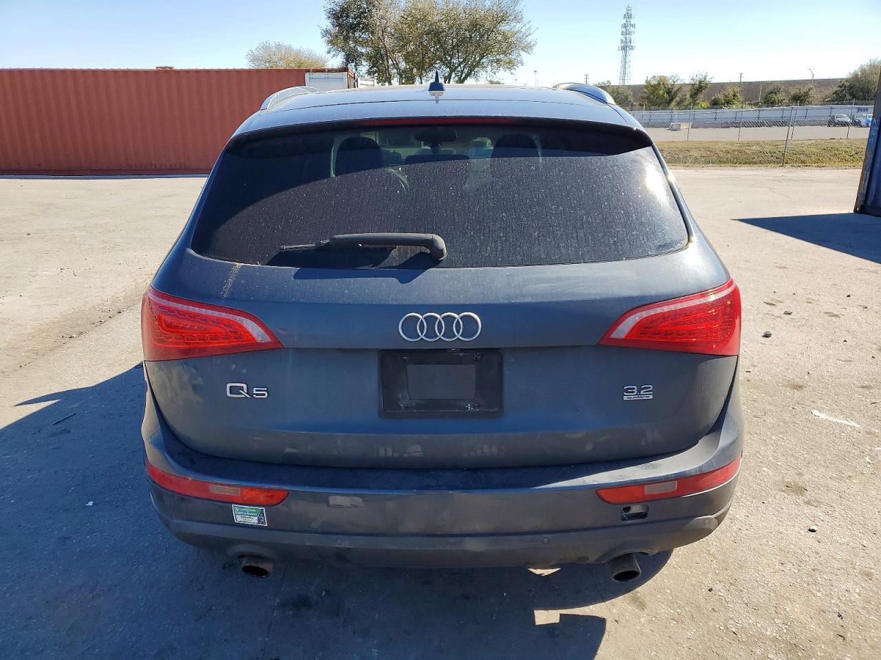 2010 AUDI Q5