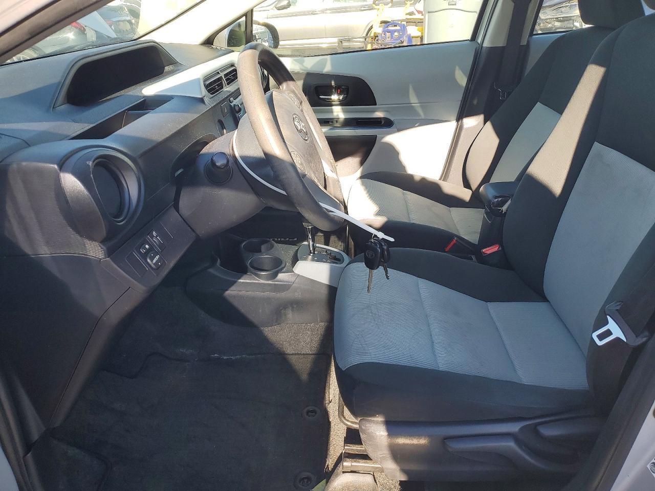 2012 TOYOTA Prius c