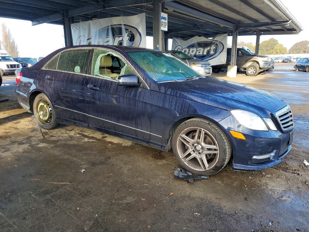 2013 MERCEDES-BENZ E-Class