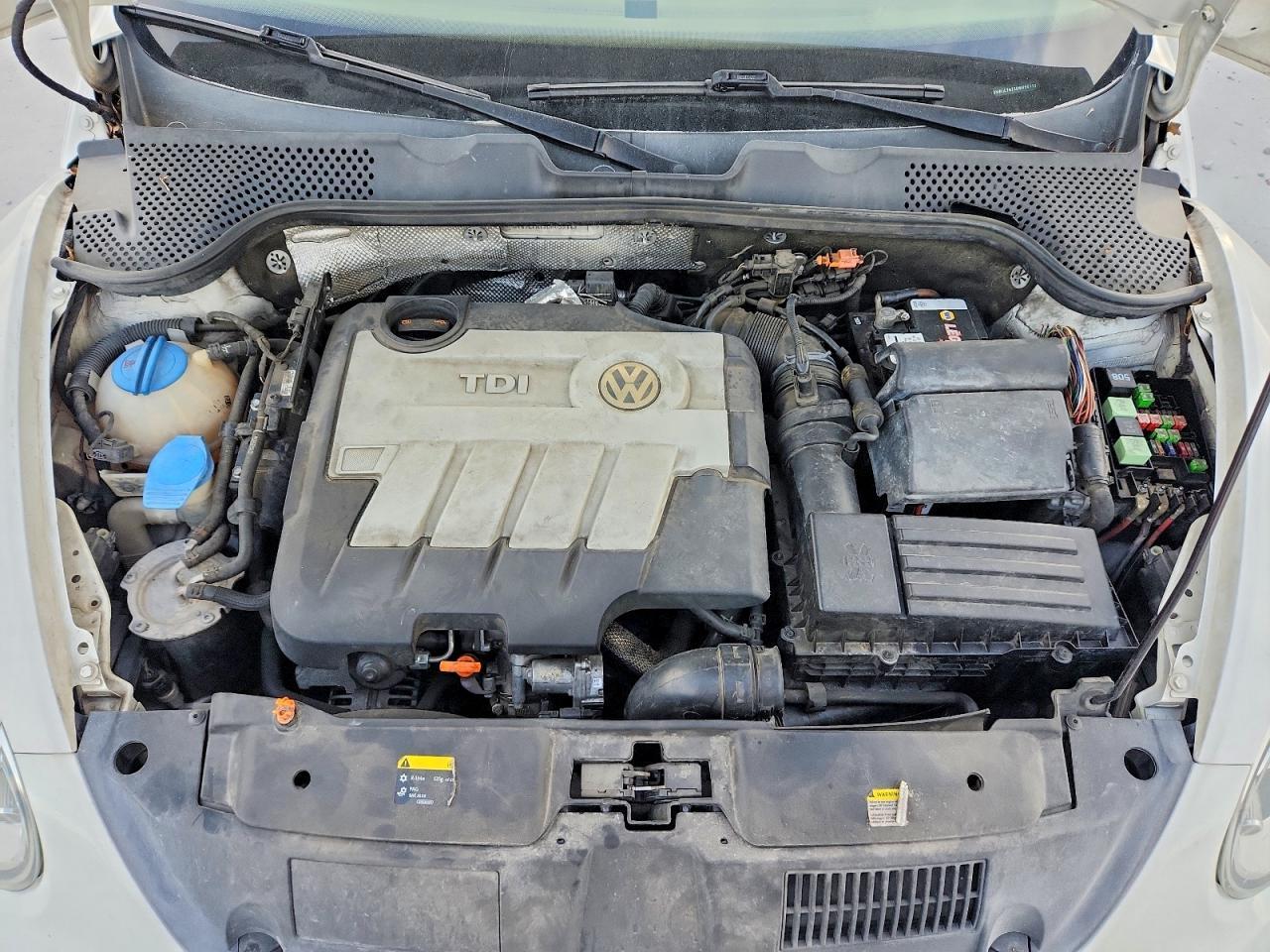 2013 VOLKSWAGEN Beetle