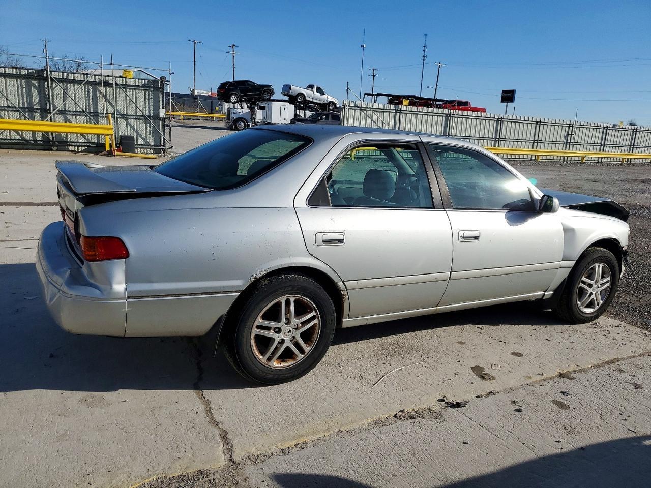2001 TOYOTA CAMRY