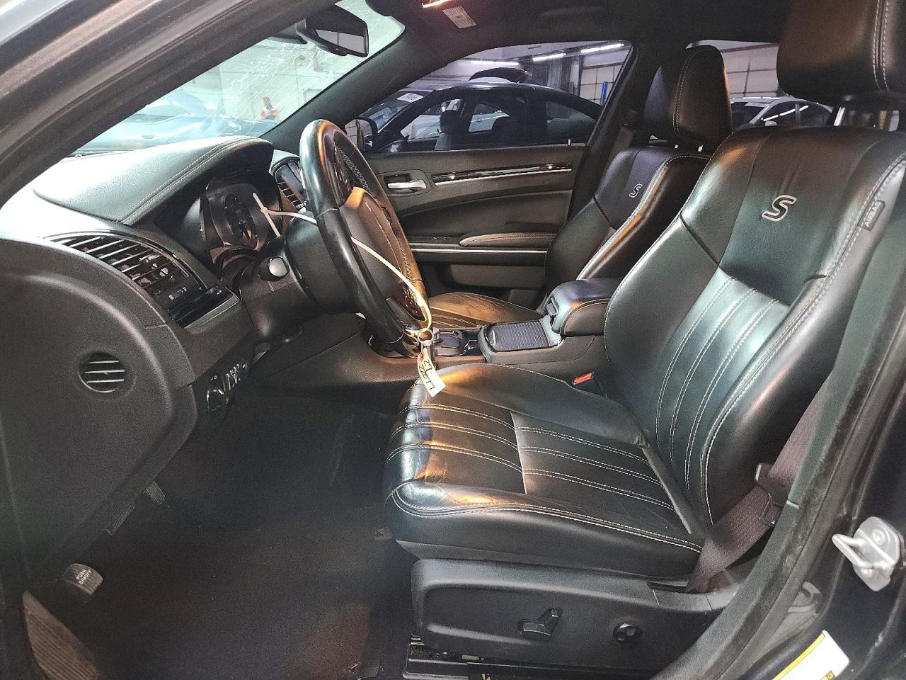 2019 CHRYSLER 300