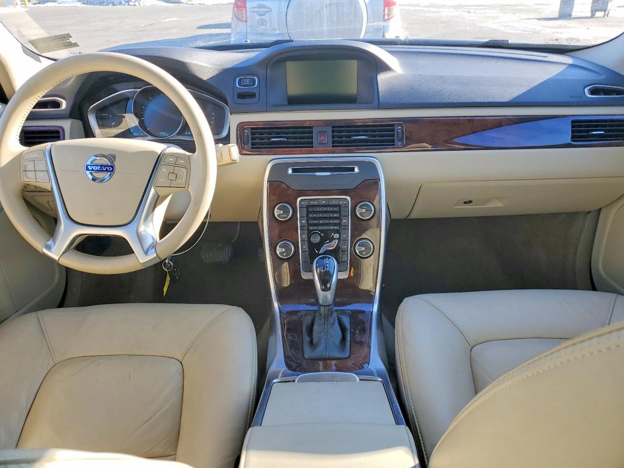 2015 VOLVO XC70