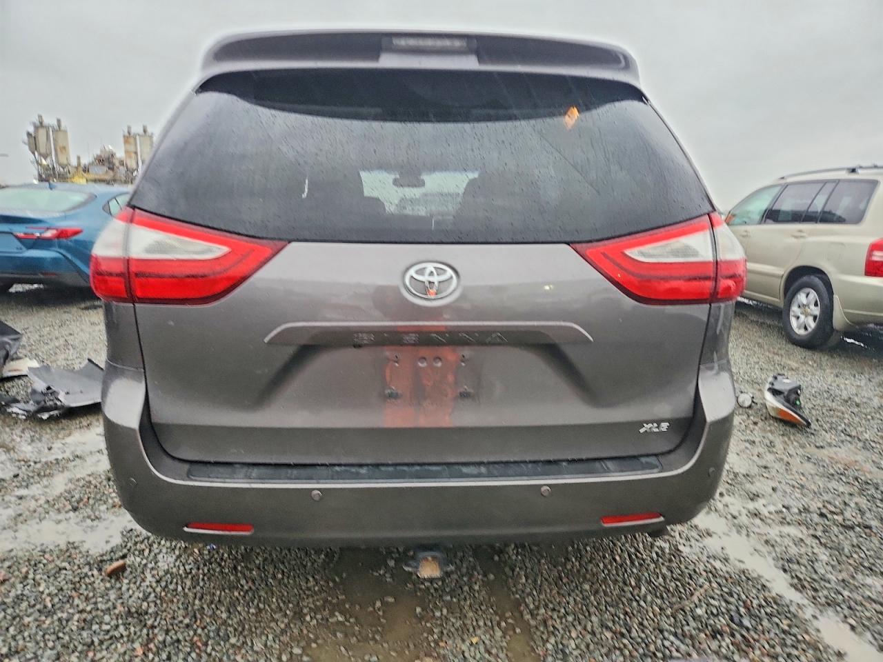 2017 TOYOTA SIENNA