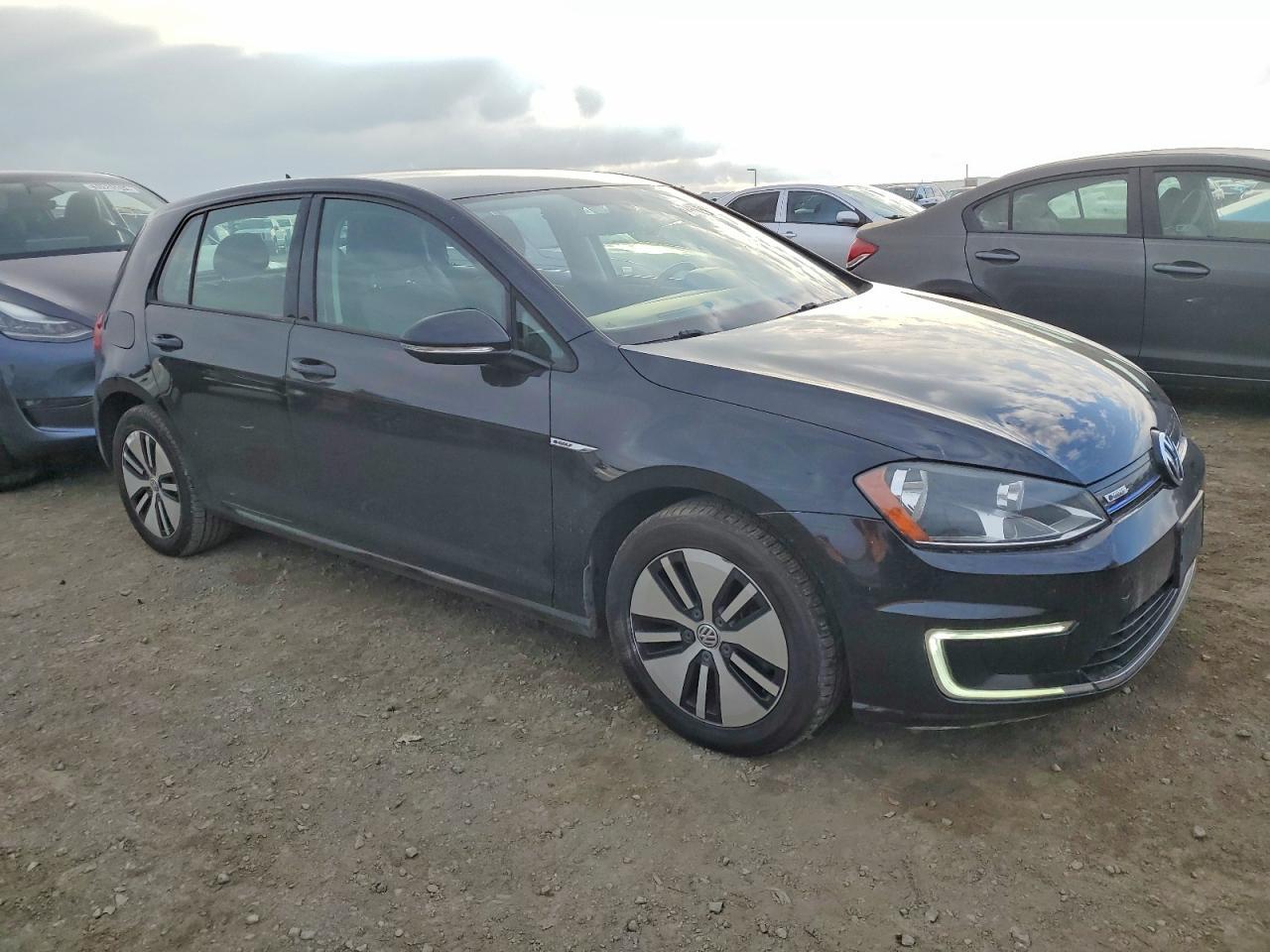 2016 VOLKSWAGEN e-Golf