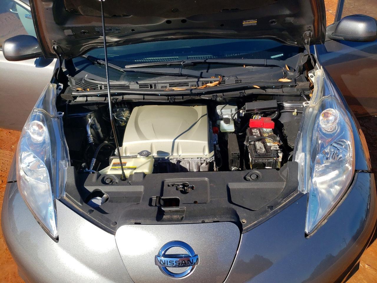 2016 NISSAN LEAF