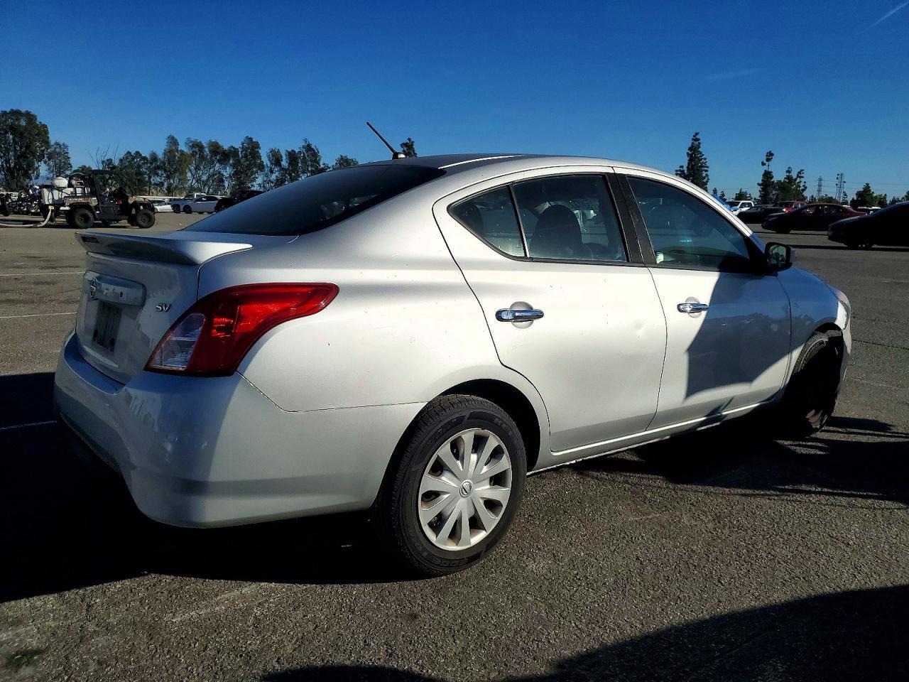 2018 NISSAN VERSA